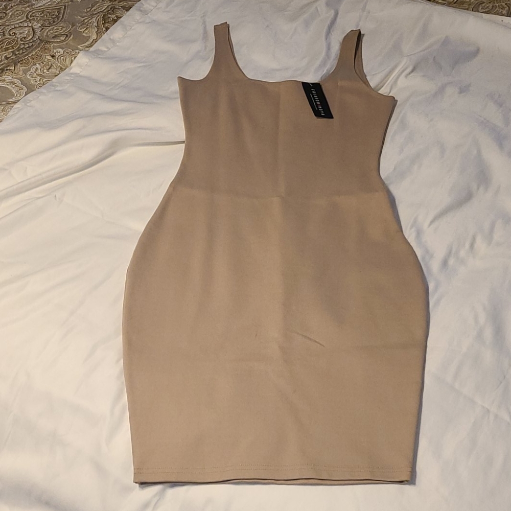 Dress - Picture 1 of 2
